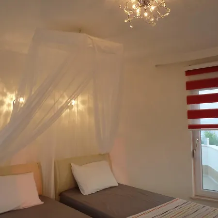 Holland House Гостевой дом *